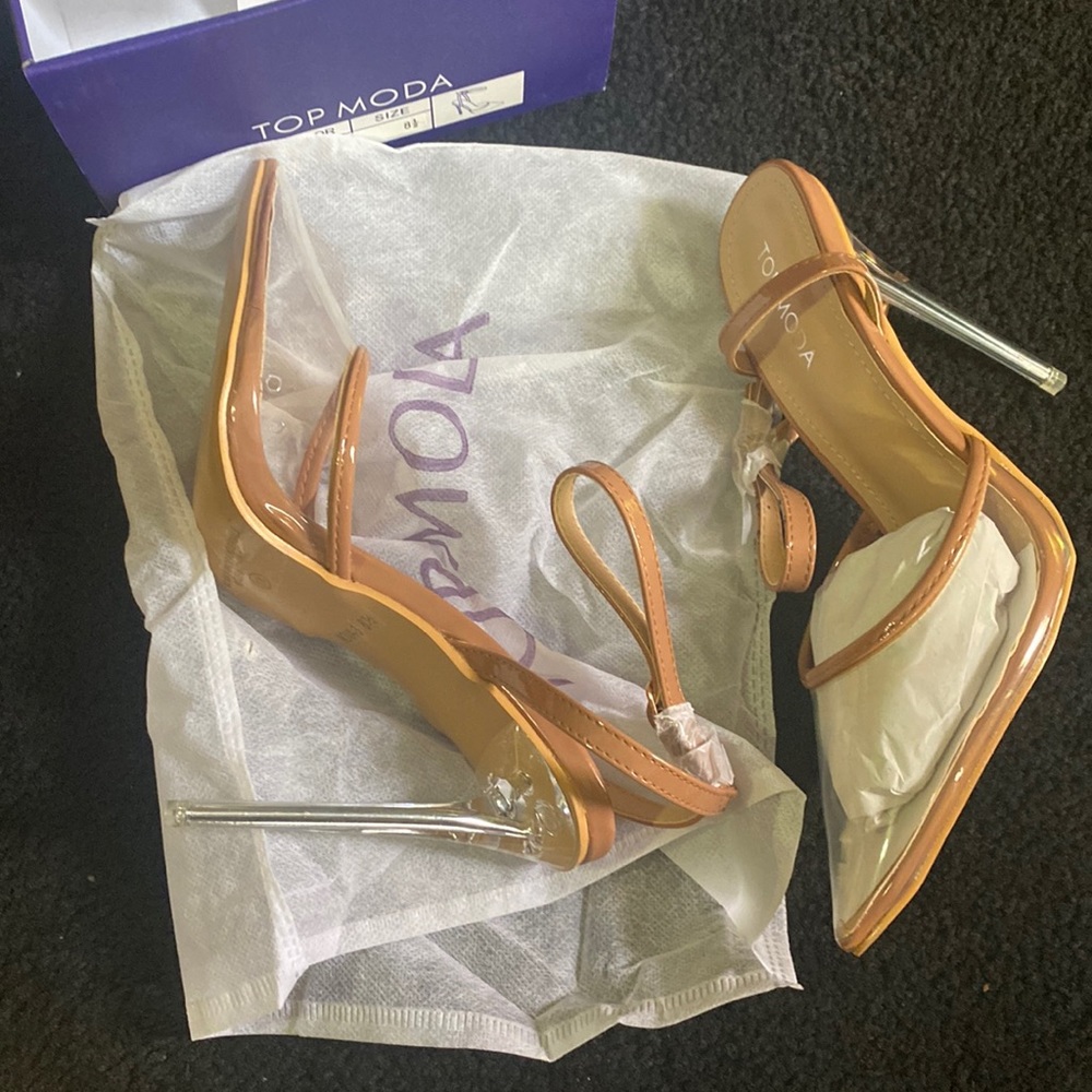 Top Moda brand new size 8 1/2 but fits like a size 7 1/2